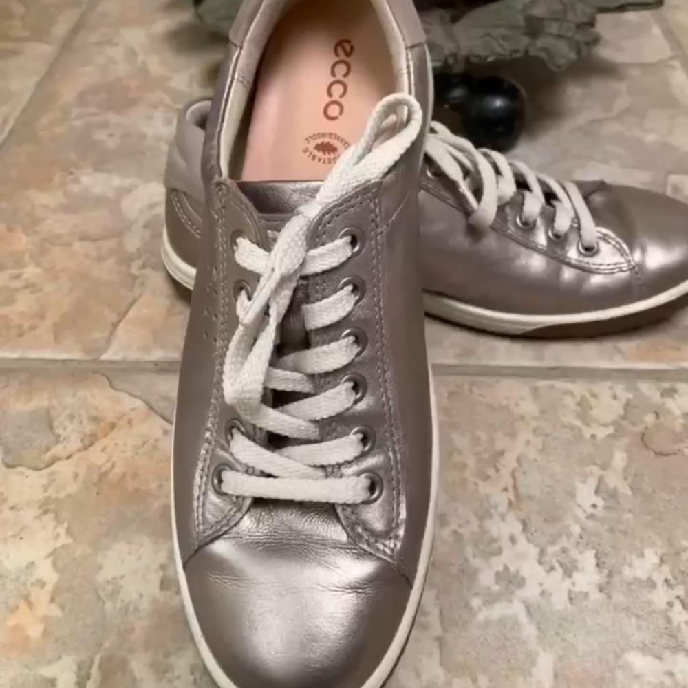 Women’s Ecco shoes